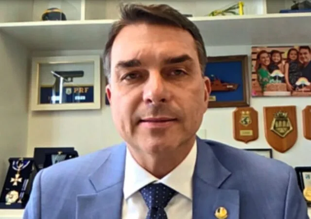 Flávio Bolsonaro diz que rejeição de Messias ao STF marca “fim do governo Lula”
